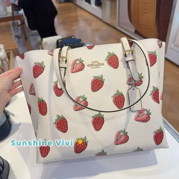 Coach Mollie Tote Bag CAQ65 モリー トート バッグ フルーツ柄 Coach | Bags | Nwt Coach Mollie Tote Bag With Strawberry